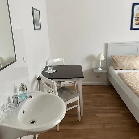 Feist 3 Guest house